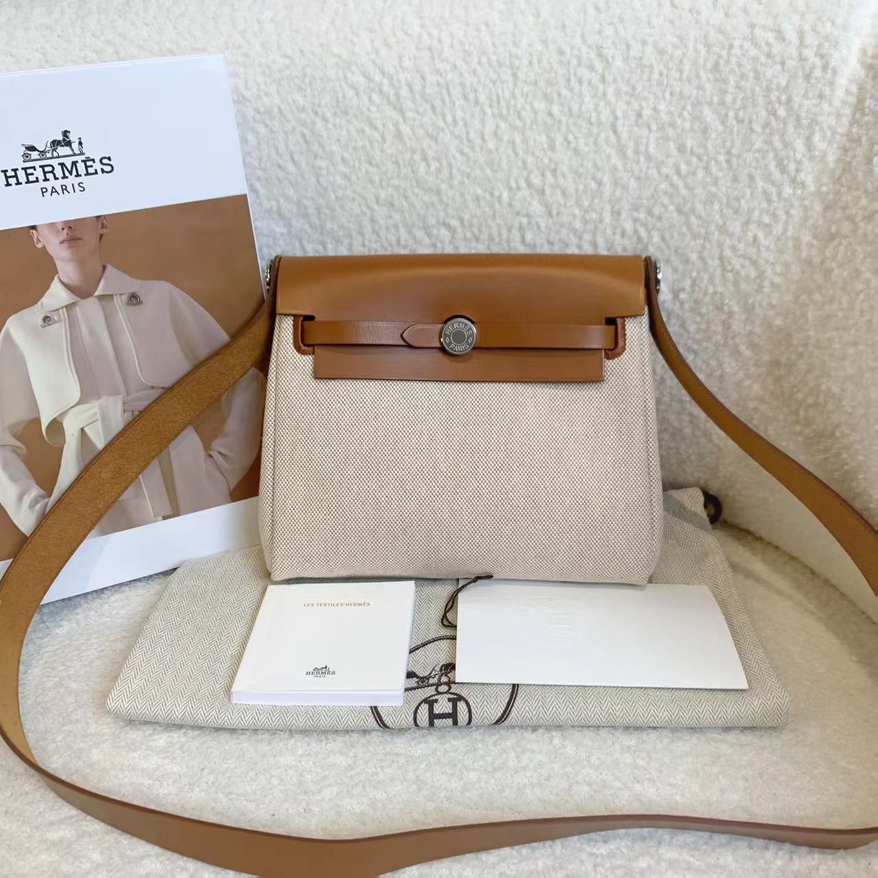 99新 Hermes/爱马仕 壹臻/ 米拼棕银扣herbag miniw刻 94247524