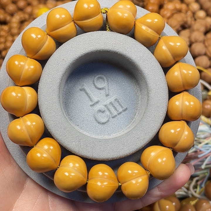 木全品屁桃16➕手串。        