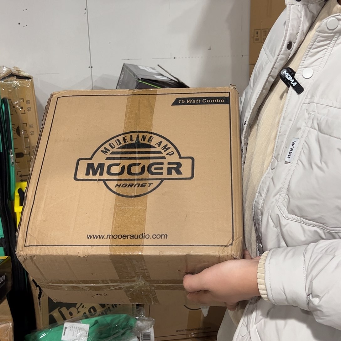 榛****球大黄蜂白15瓦