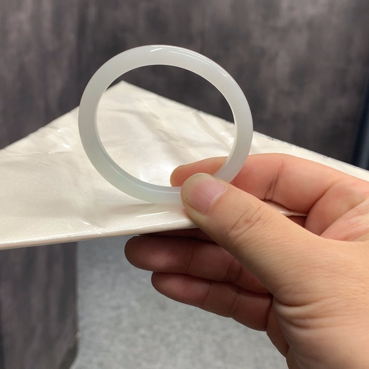 翡翠未镶嵌手镯手镯