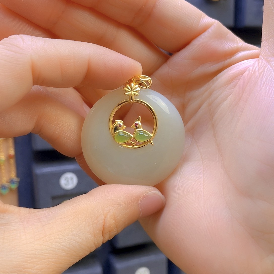 和田玉颈饰银S925镀金镶嵌