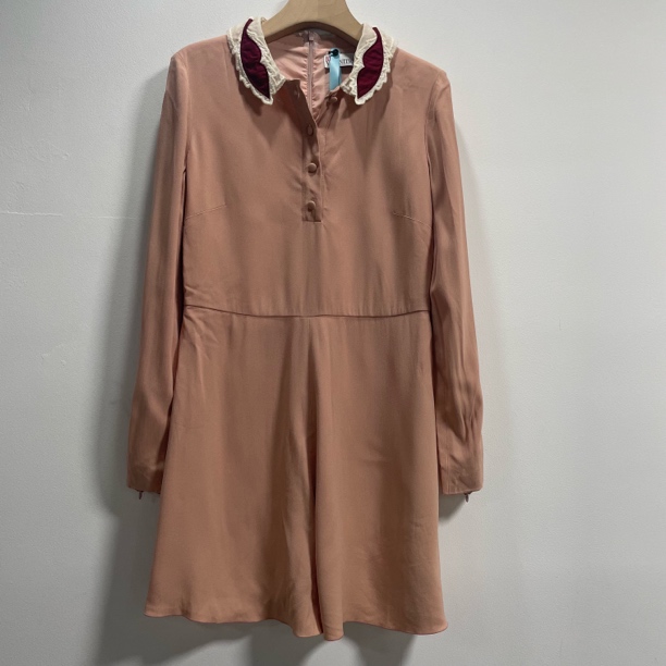 99新 Valentino/华伦天奴 粉色连衣裙/42码/A03891