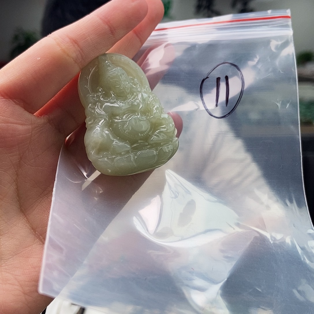 和田玉未镶嵌颈饰颜色多样性发拍一发一