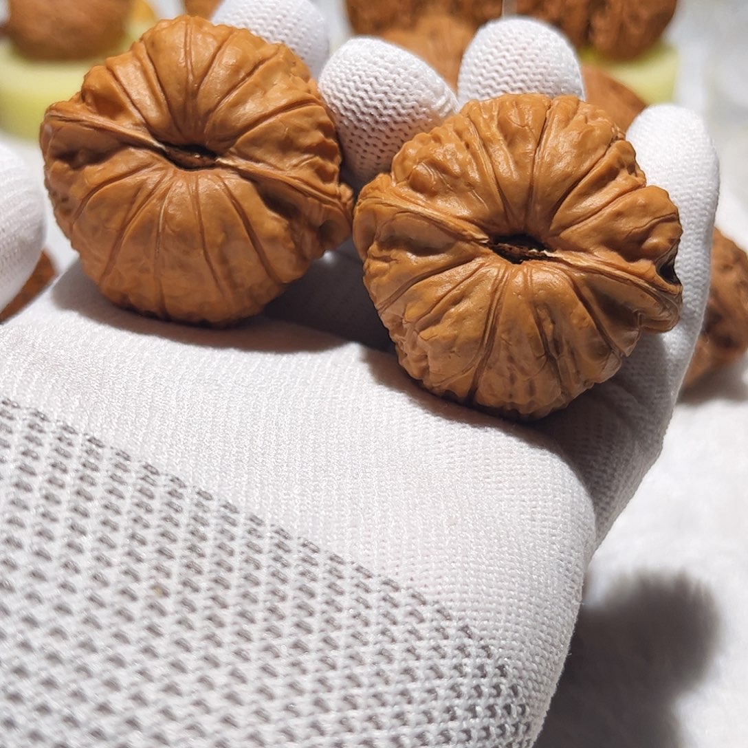 L***.文玩核桃吊坠南瓜