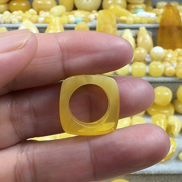 蜜蜡未镶嵌裸石25杂