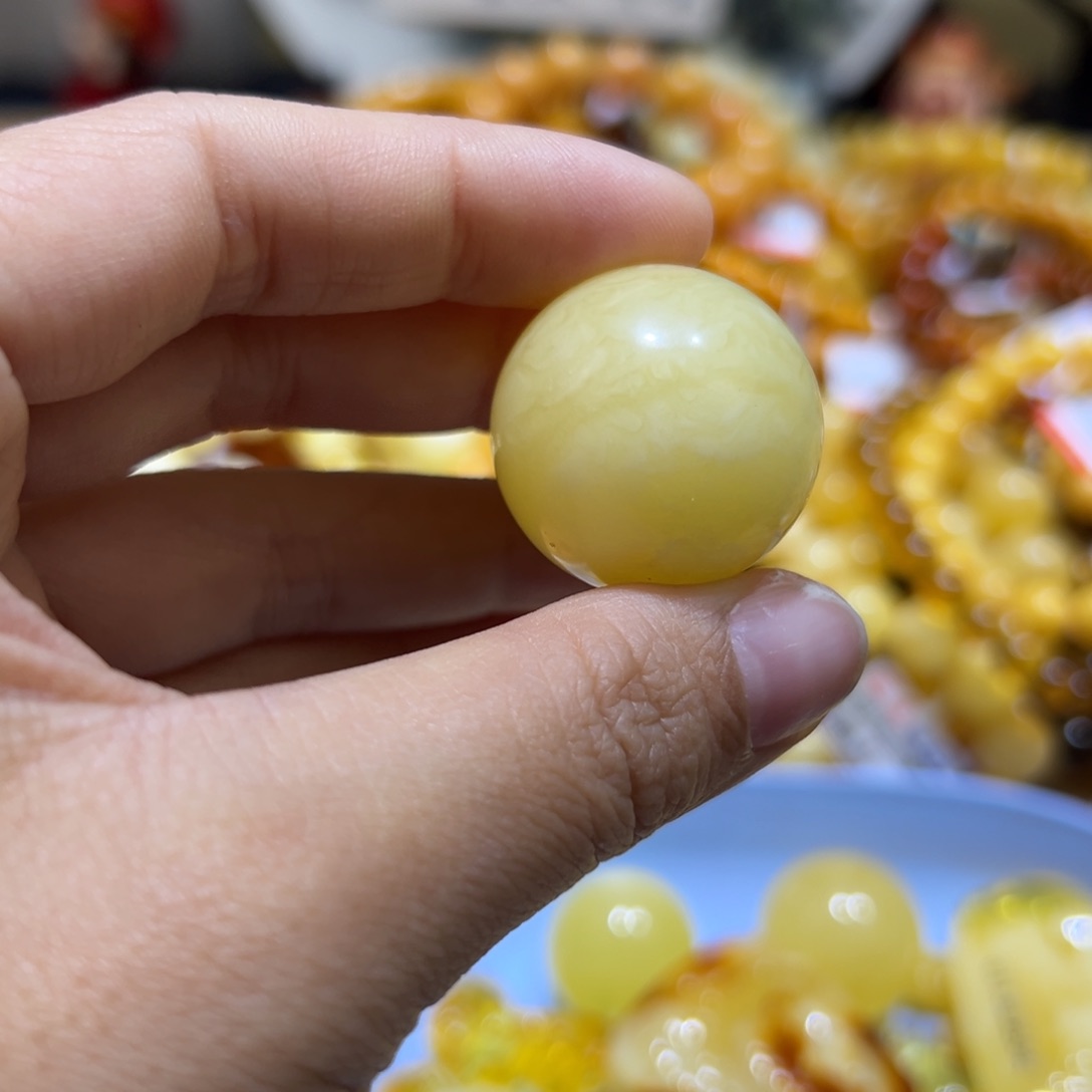 琥珀珠宝奇石未镶嵌