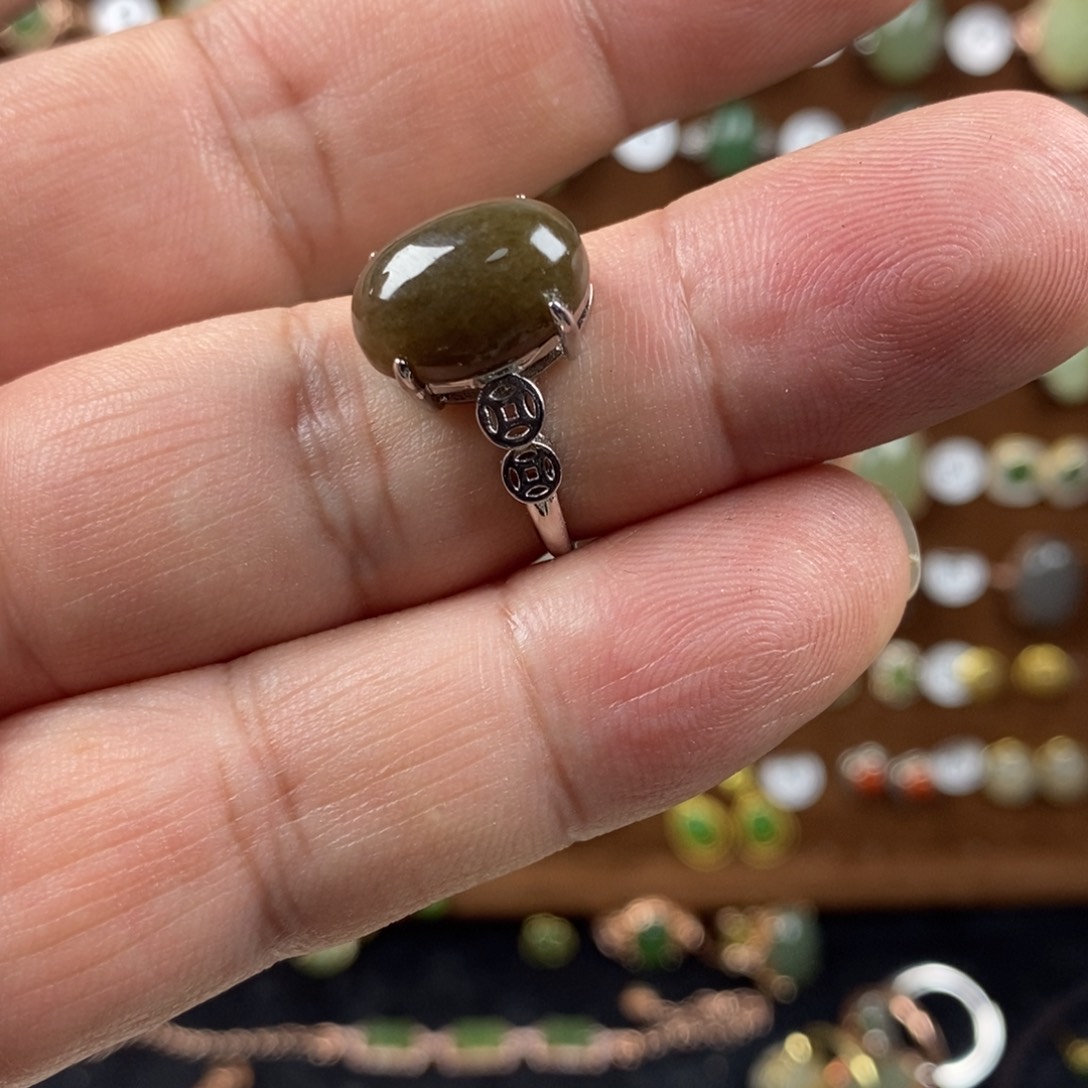 和田玉（糖玉）戒指合金