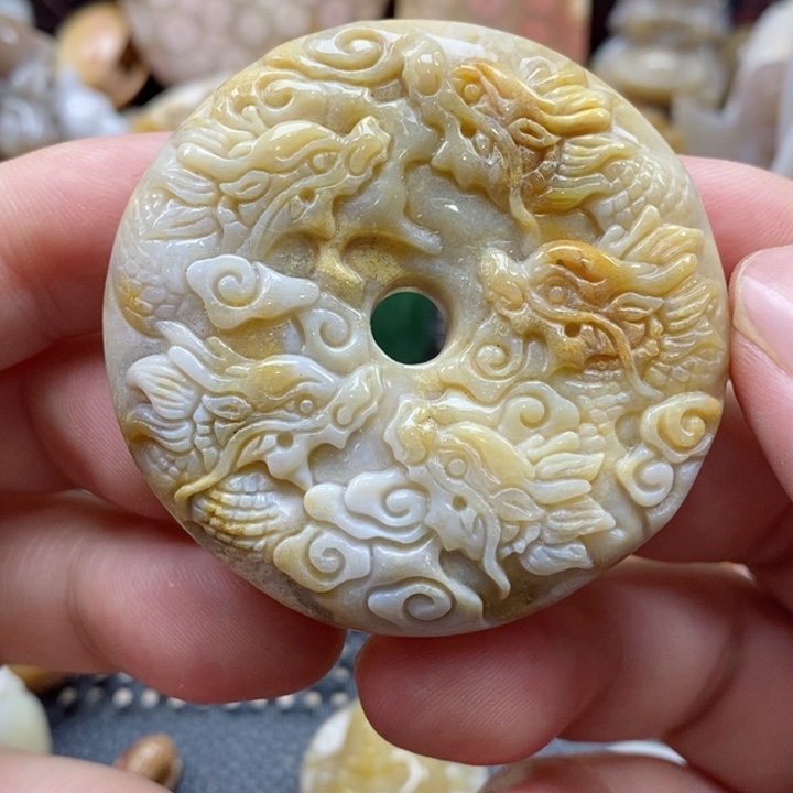 硅化珊瑚（珊瑚玉）颈饰未镶嵌