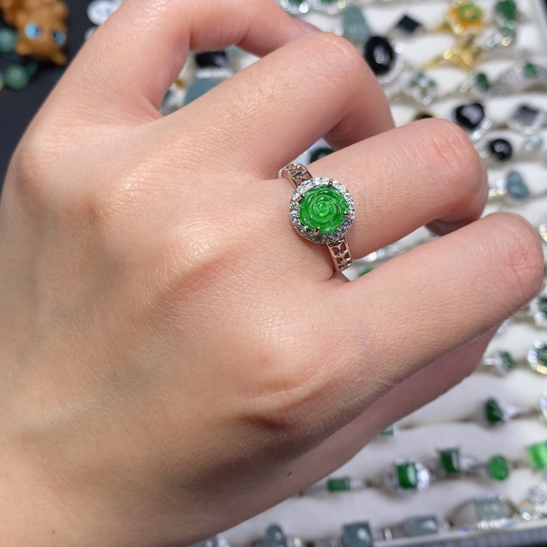 颈饰未镶嵌翡翠翡翠