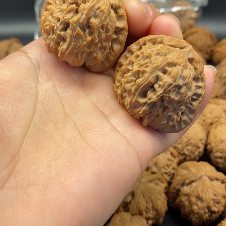 文玩核桃吊坠吉**王老树三角白狮子h