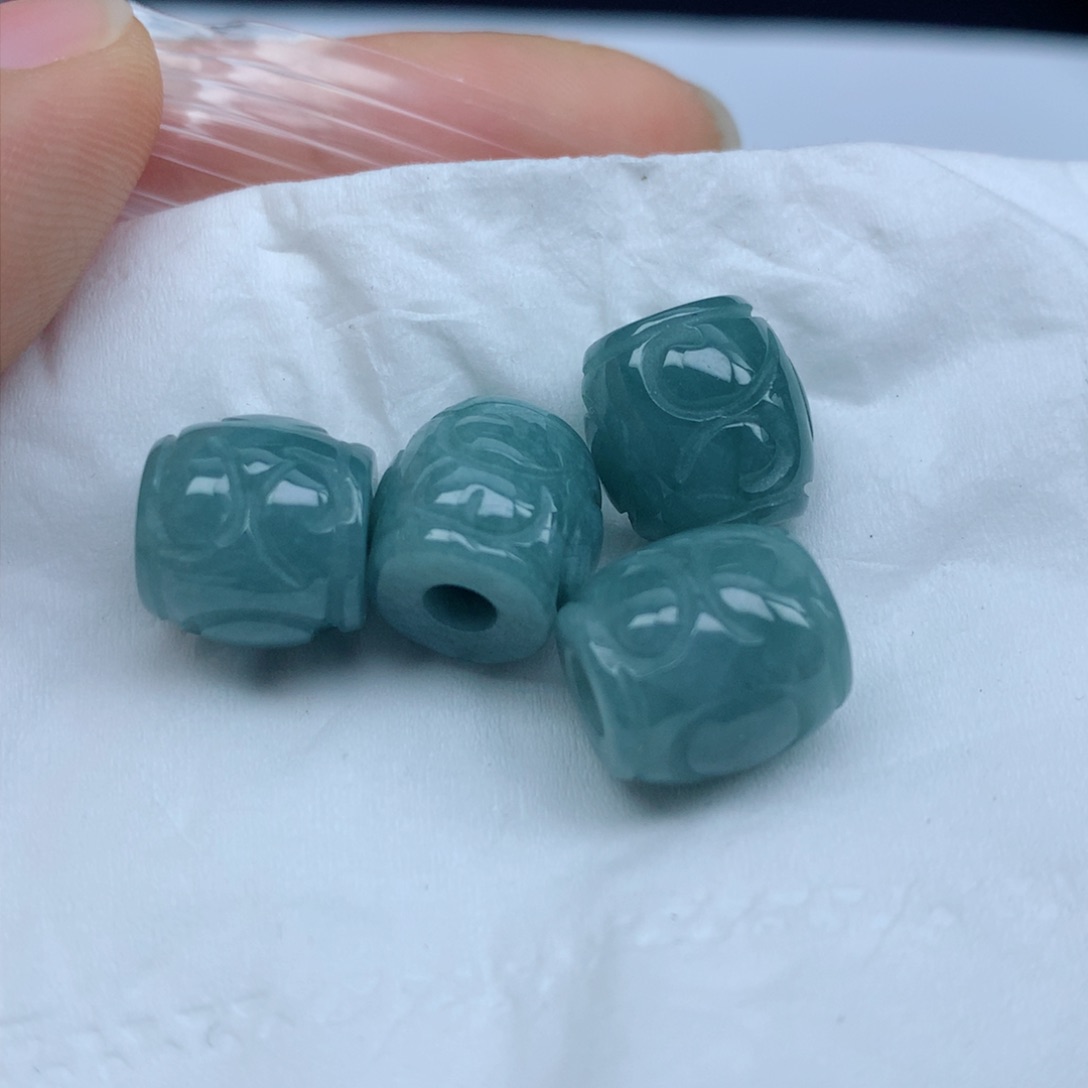 翡翠颈饰未镶嵌手串