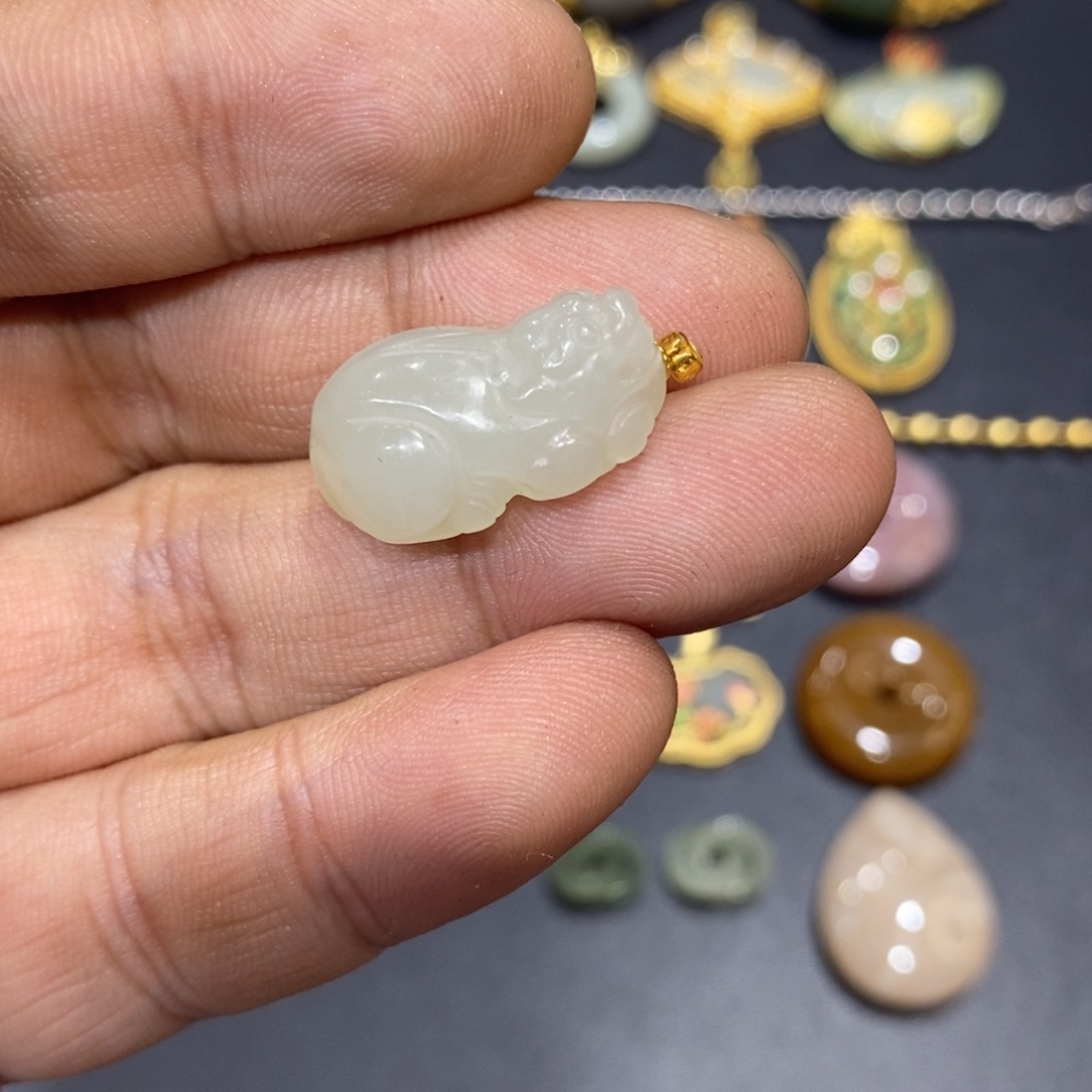 和田玉颈饰18K金镶嵌