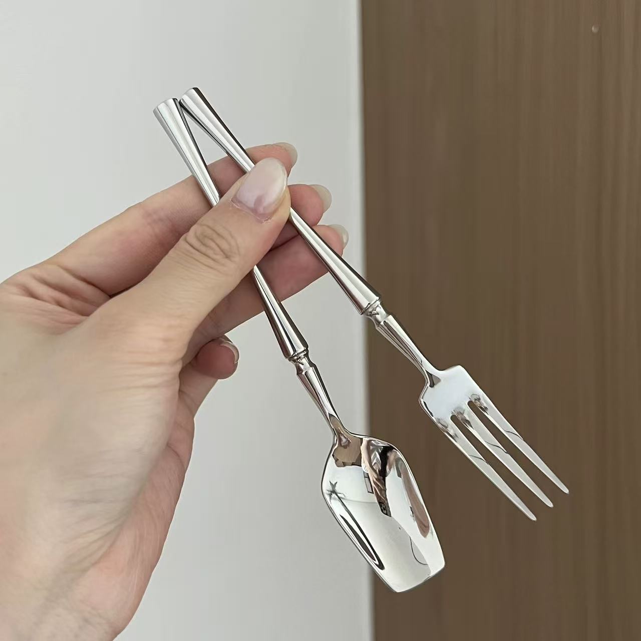 【轻奢款】304不锈钢实心小蛮腰手工锻造郁金香甜品勺水果叉高级感