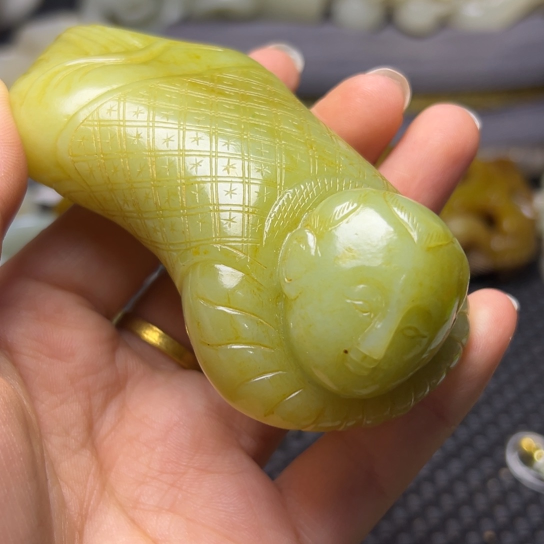 和田玉未镶嵌颈饰G****R