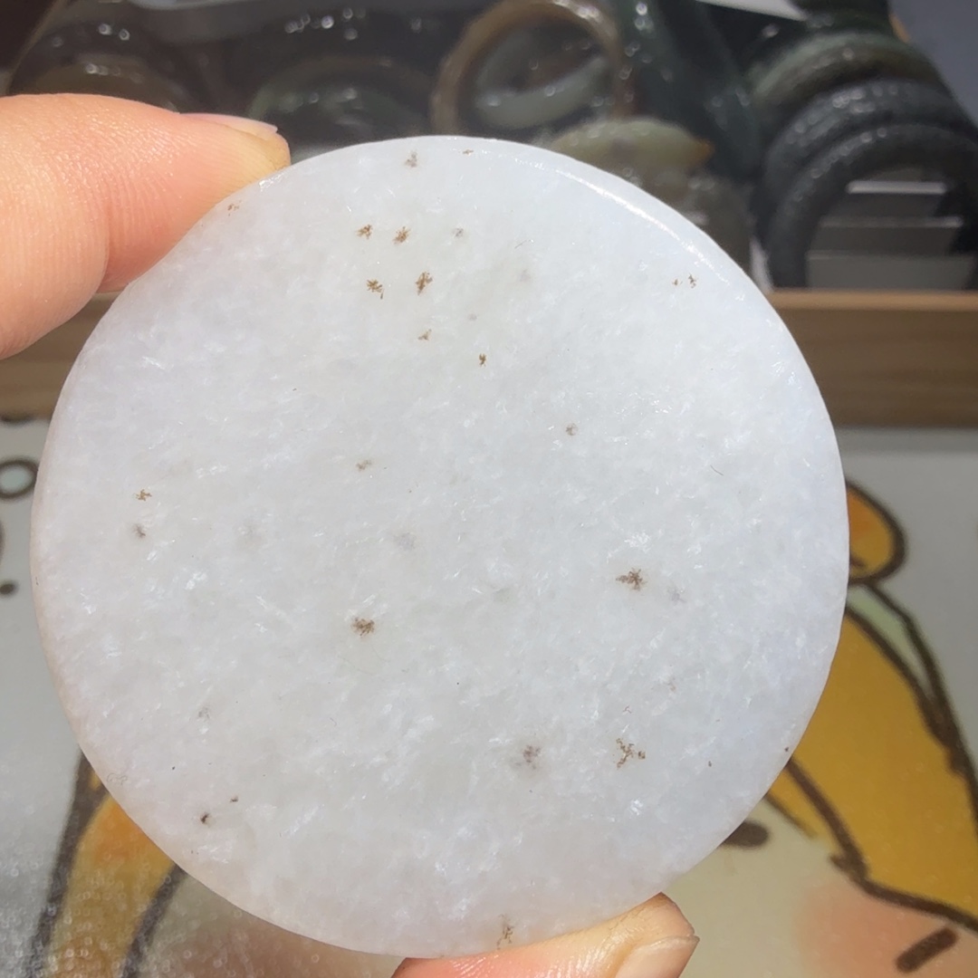 L***y和田玉未镶嵌珠宝奇石