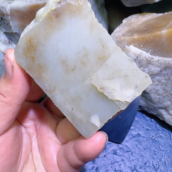 和田玉未镶嵌珠宝半成品