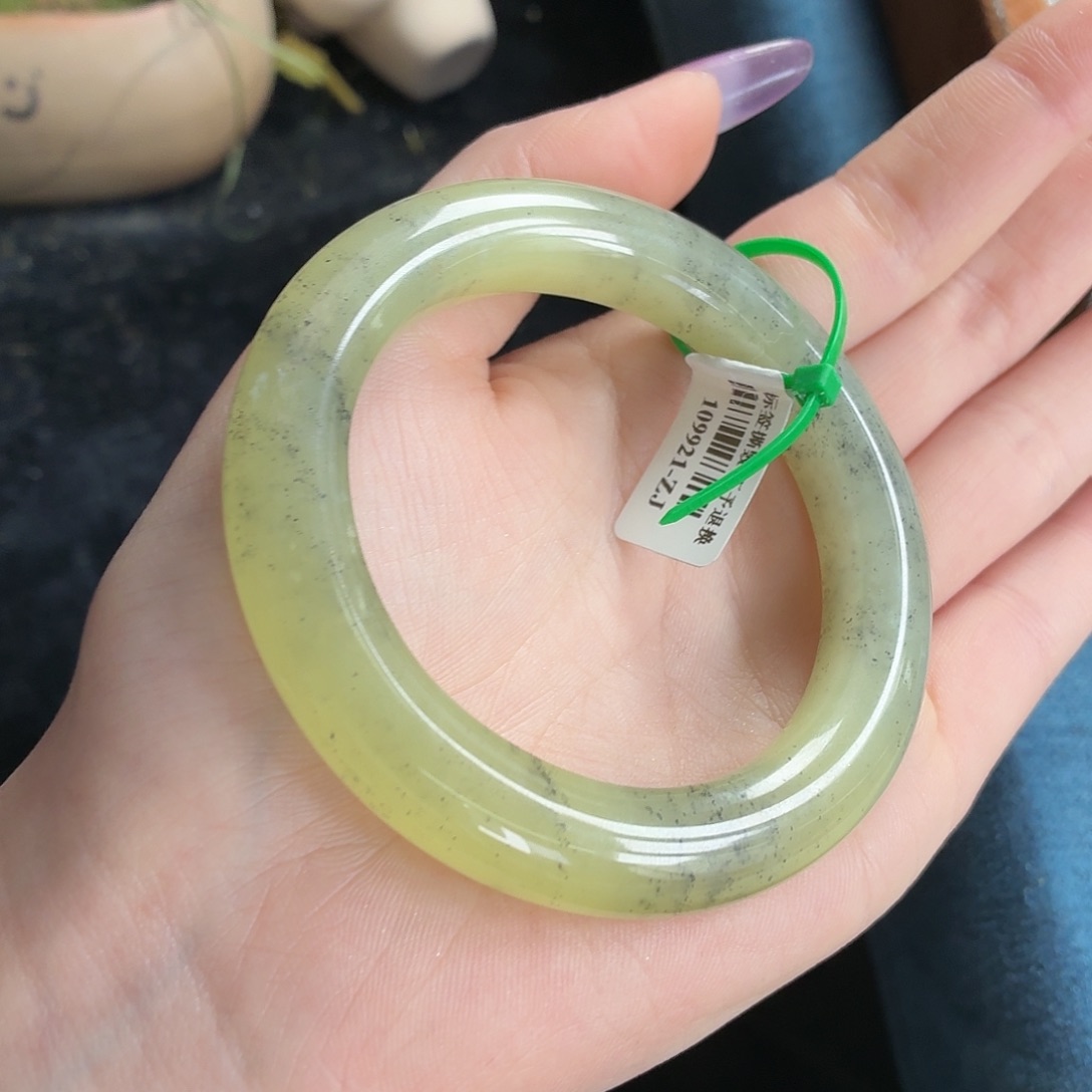 和田玉未镶嵌手镯57