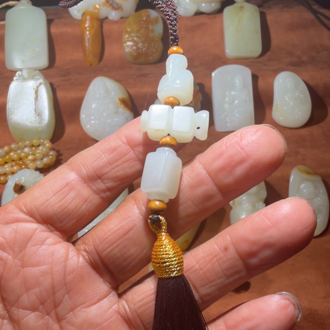 和田玉未镶嵌颈饰