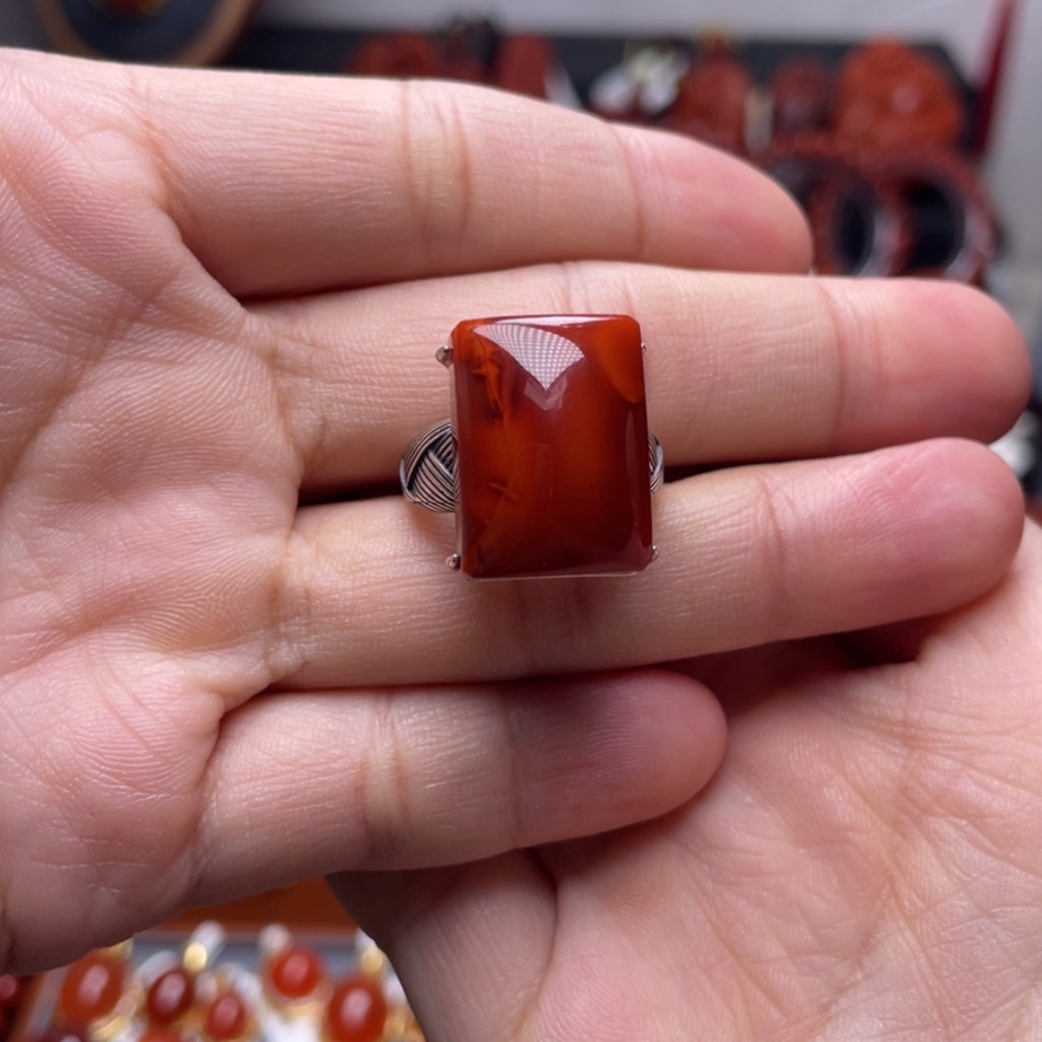 【闪购商品】银S925镶嵌大方糖戒指南红玛瑙