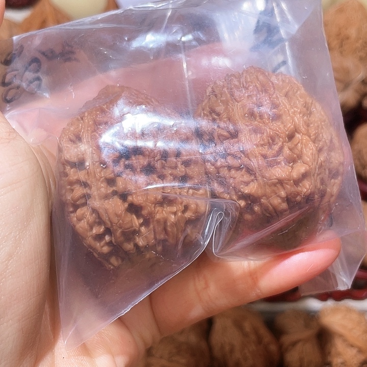 错***觉文玩核桃把件蒜头