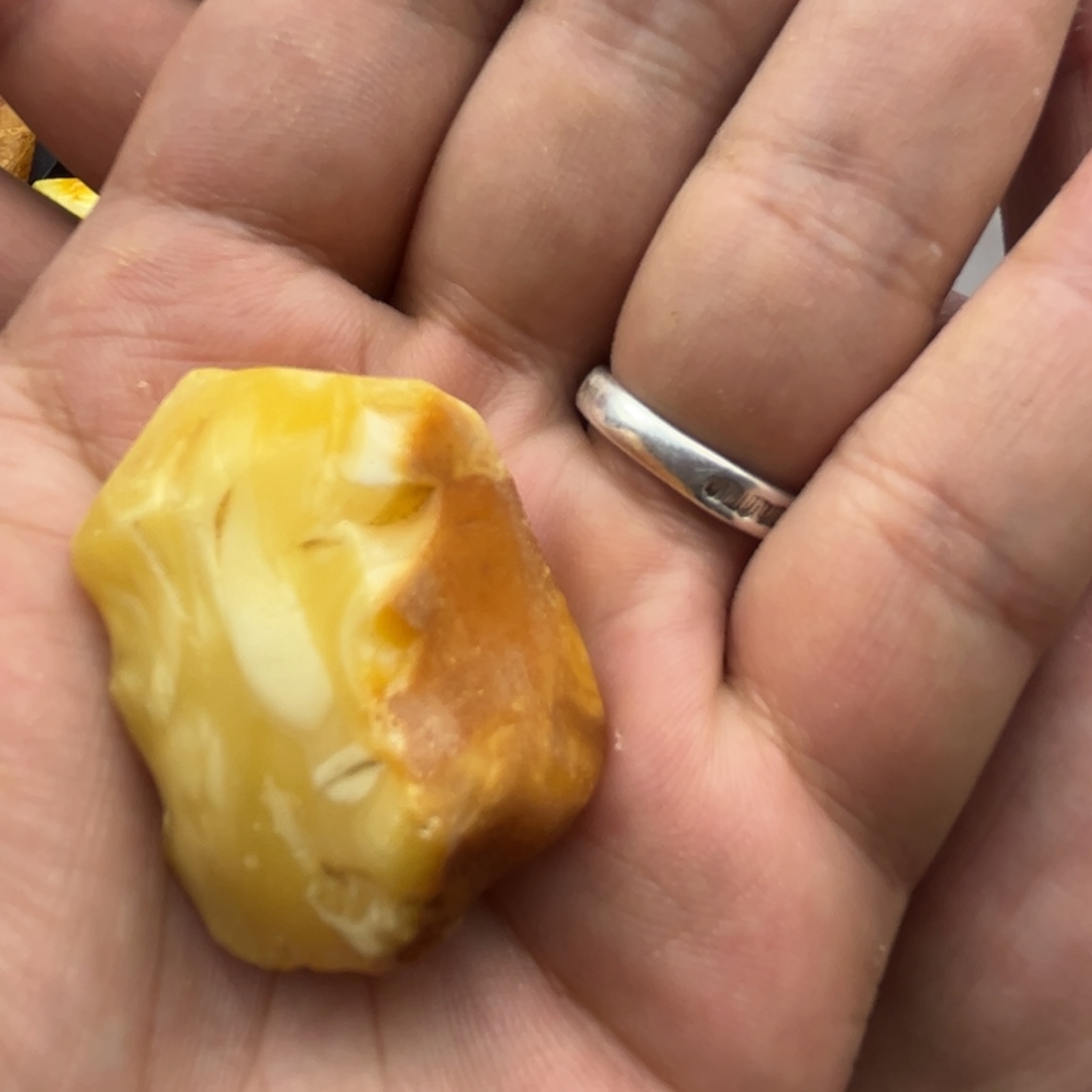 未镶嵌琥珀裸石1****9陈