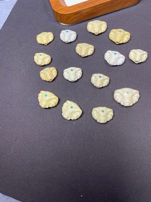 金膏玉背云配 串神器吉象高12✖️宽17左右多样性发货发其一