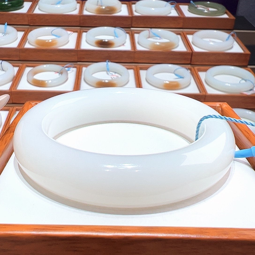 和田玉手镯57/56未镶嵌