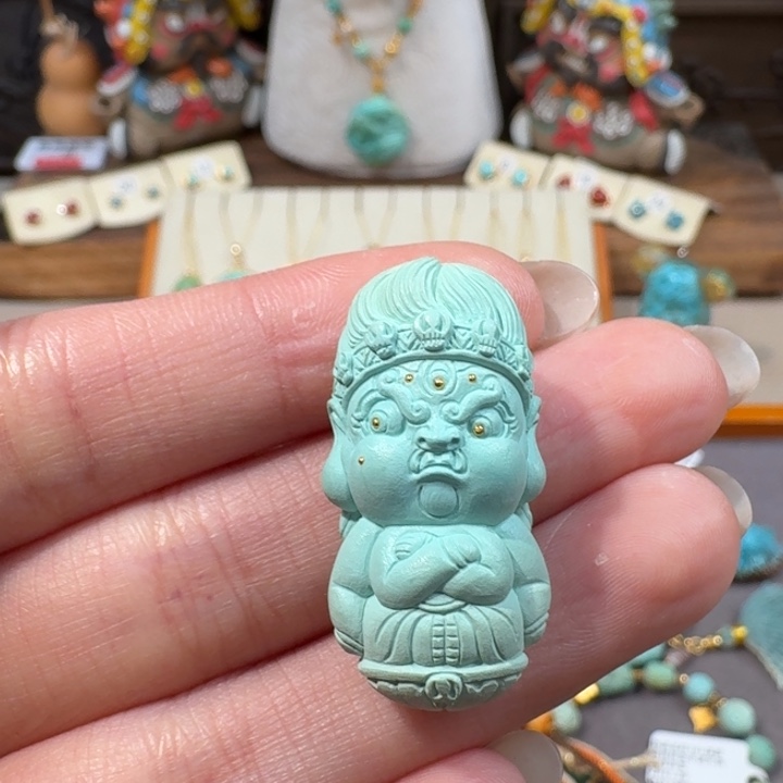 绿松石未镶嵌大黑天雕刻件