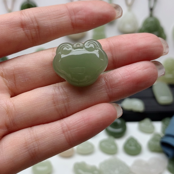 和田玉吊坠未镶嵌