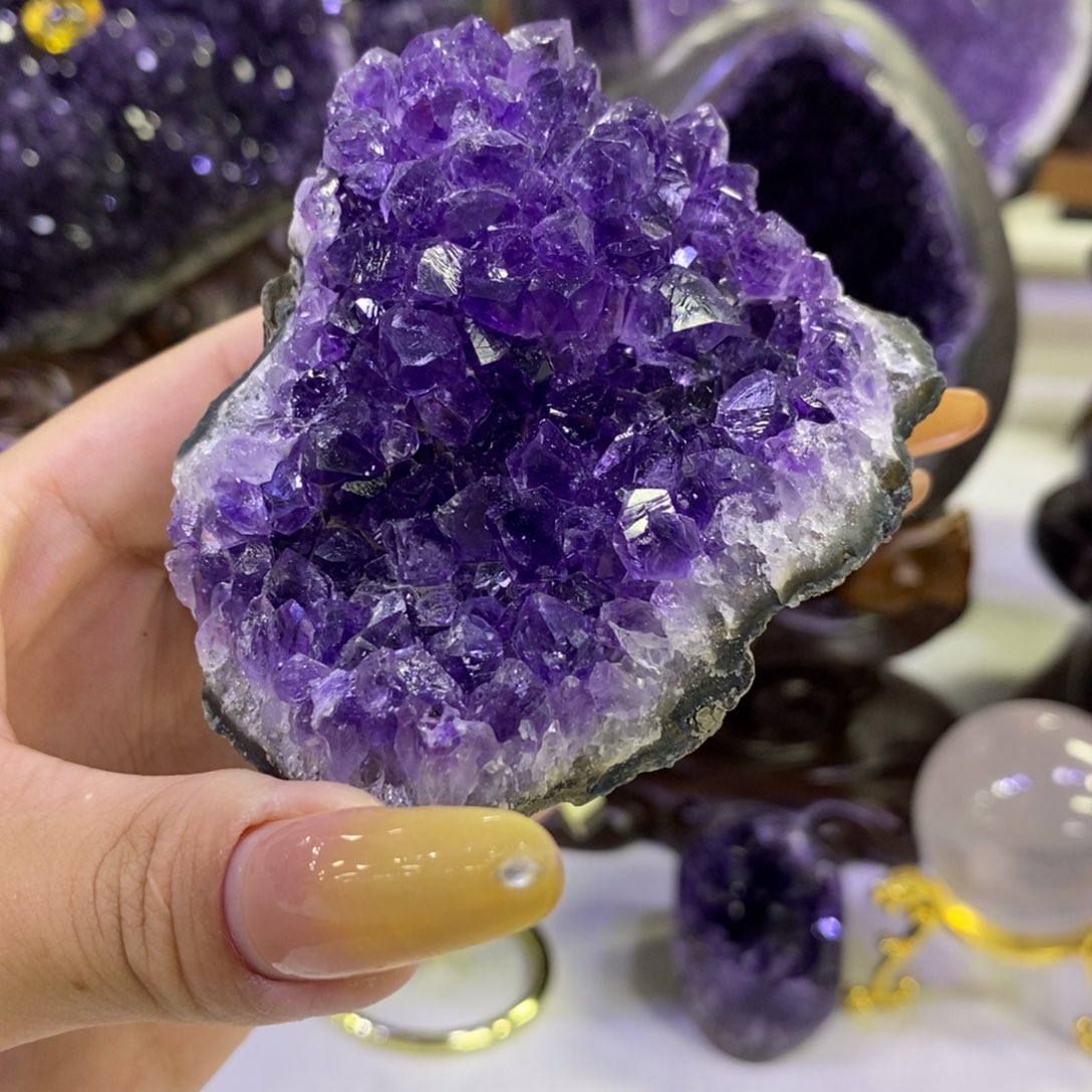 未镶嵌水晶大型摆件（非配饰）