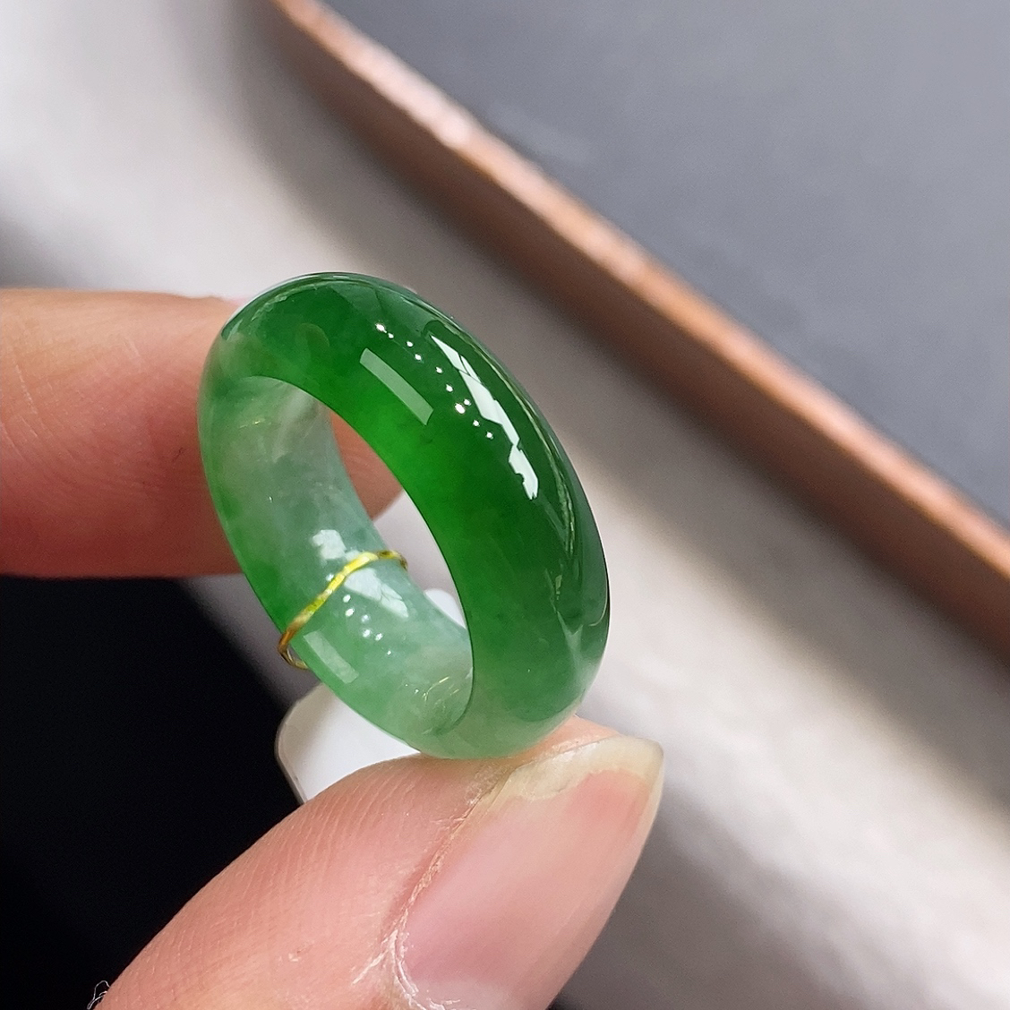 天然缅甸A货 7号圈老坑冰种辣绿翡翠戒指环14.6mm