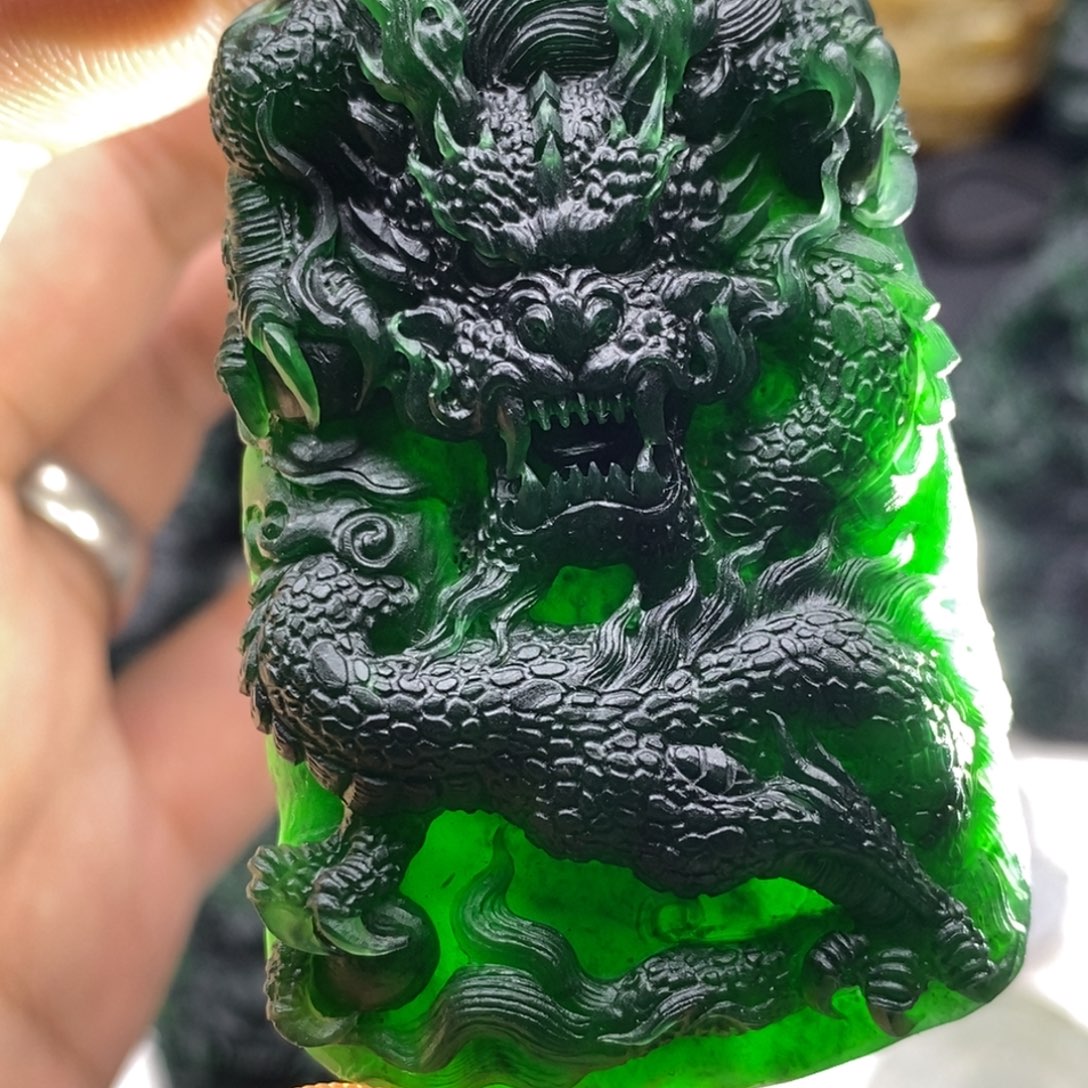 定制翡翠未镶嵌天然翡翠A货龙牌