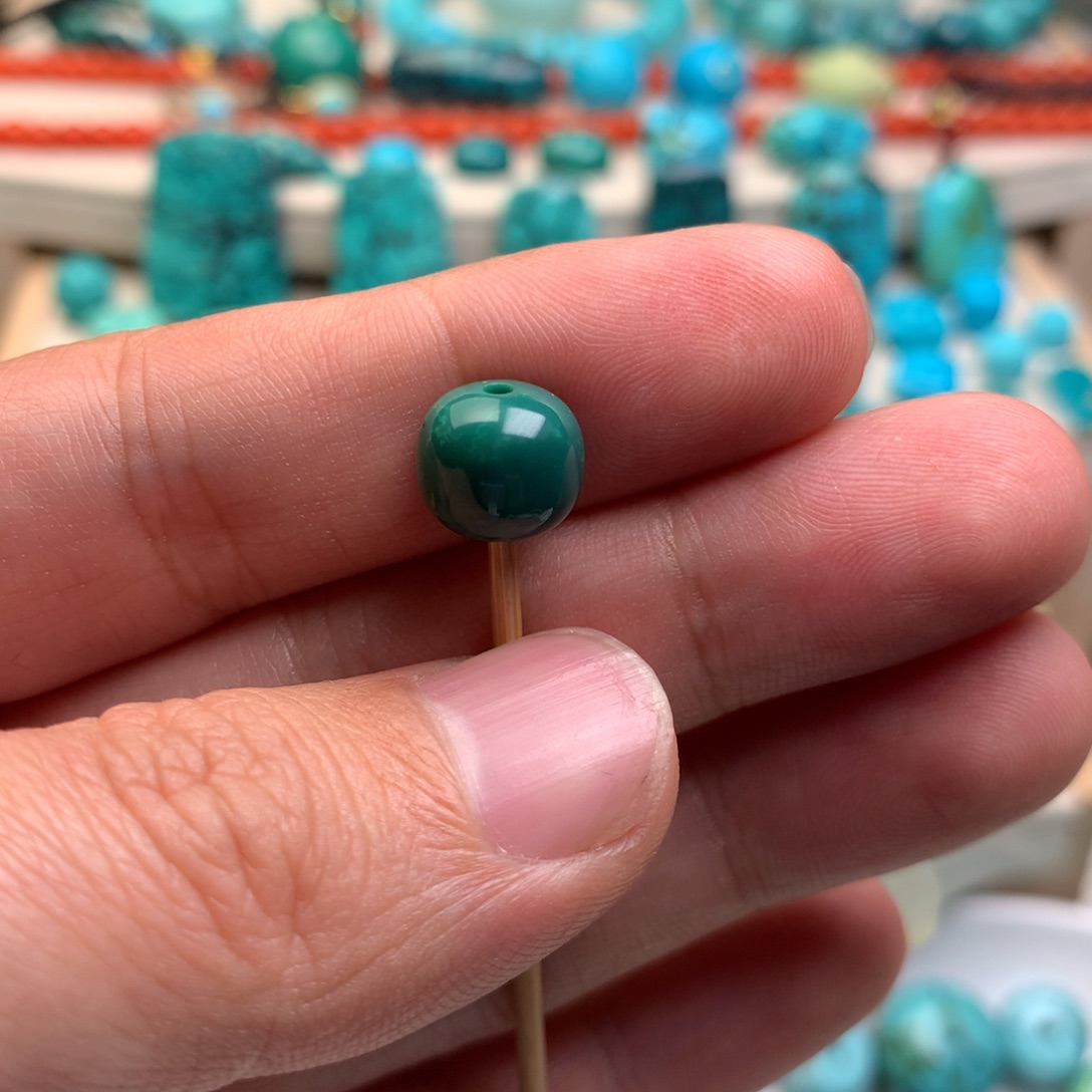 天***，绿松石未镶嵌珠宝奇石