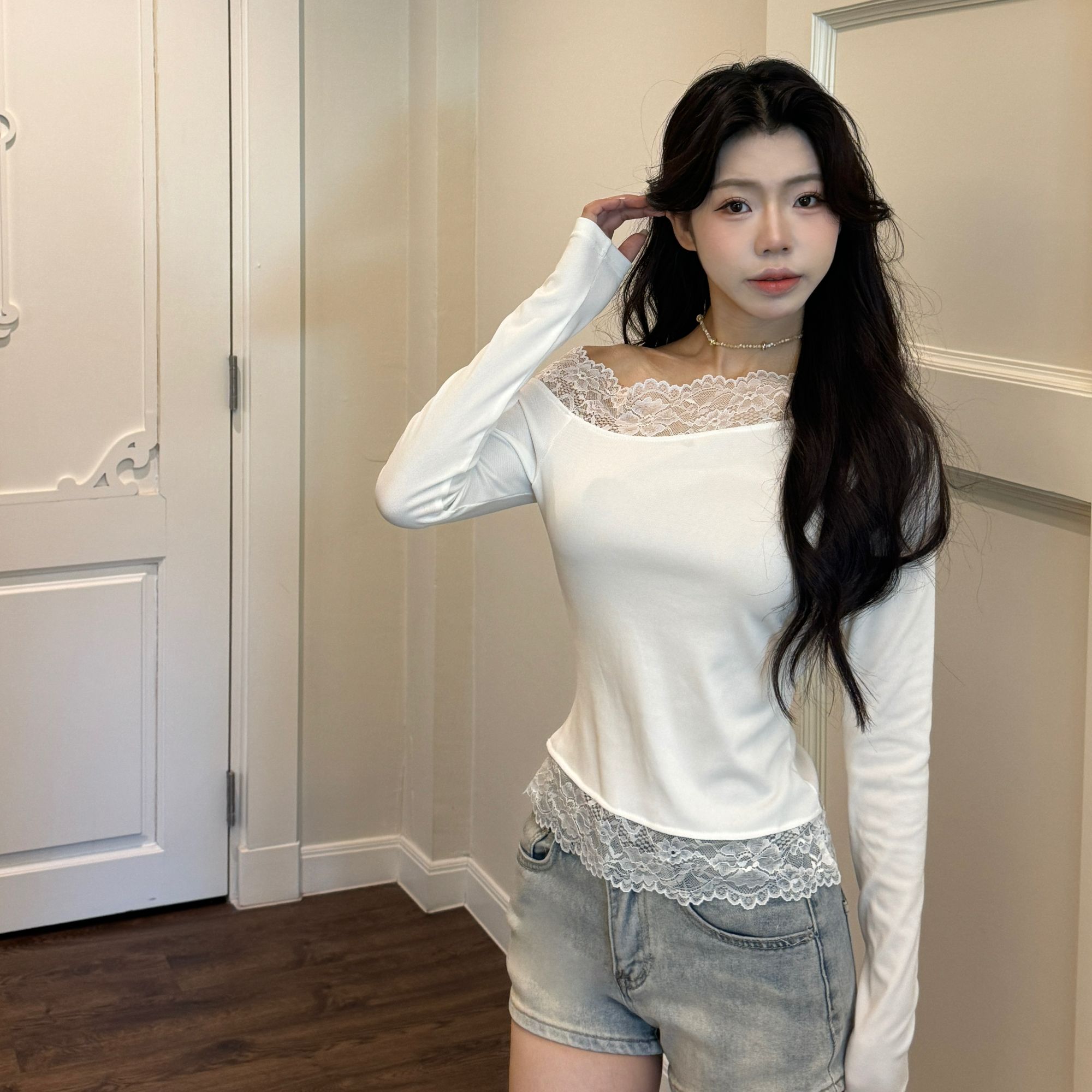 纯欲风辣妹蕾丝露肩一字领T恤上衣女春季新款短款内搭长袖打底衫