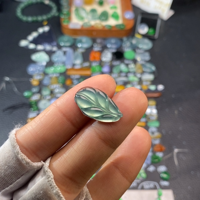 【闪购商品】翡翠挂件未镶嵌叶子
