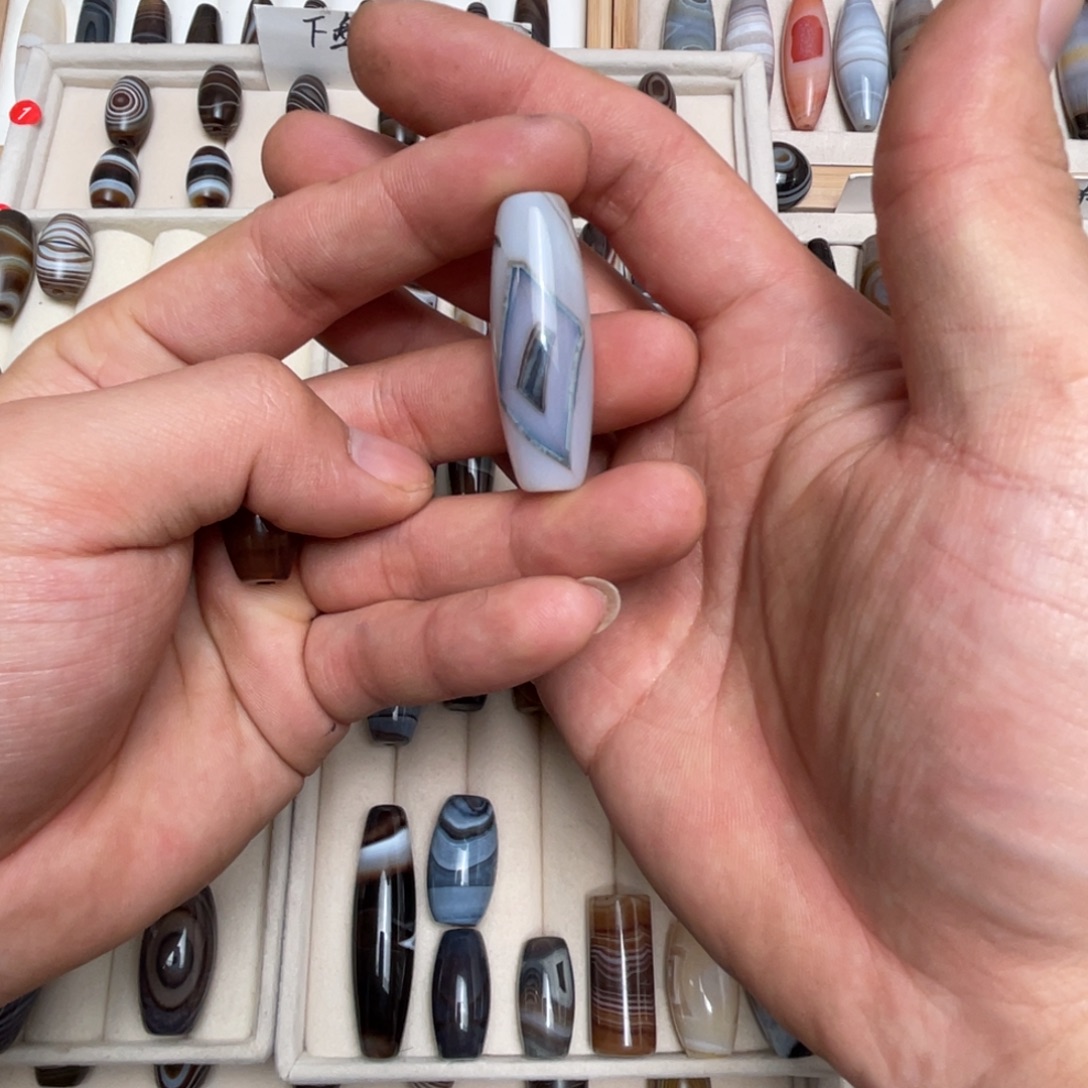 三***急玛瑙/玉髓未镶嵌吊坠(不含链)