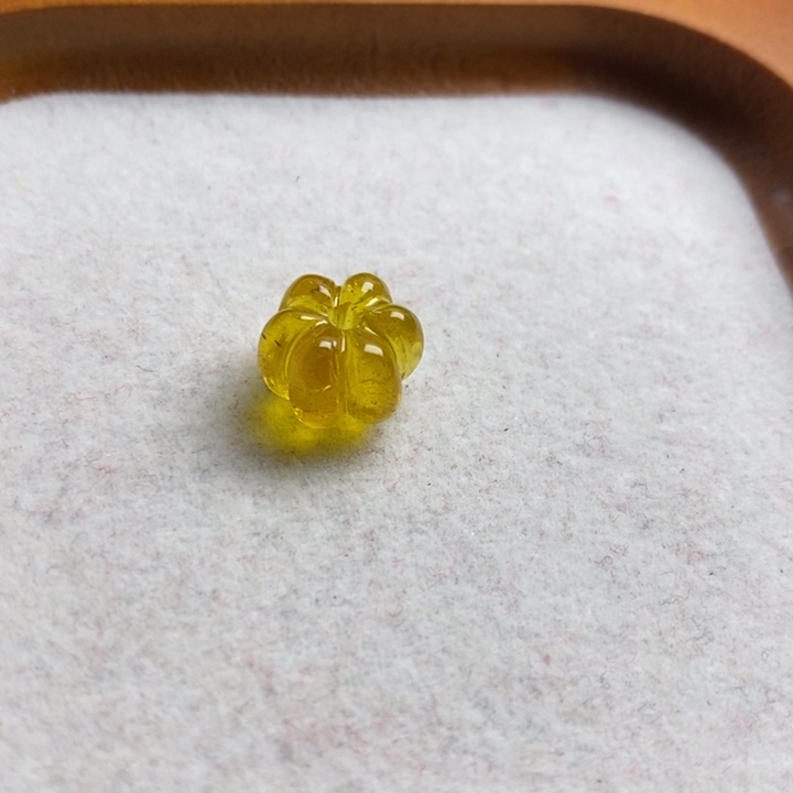 蜜蜡裸石未镶嵌尺寸11加，微瑕