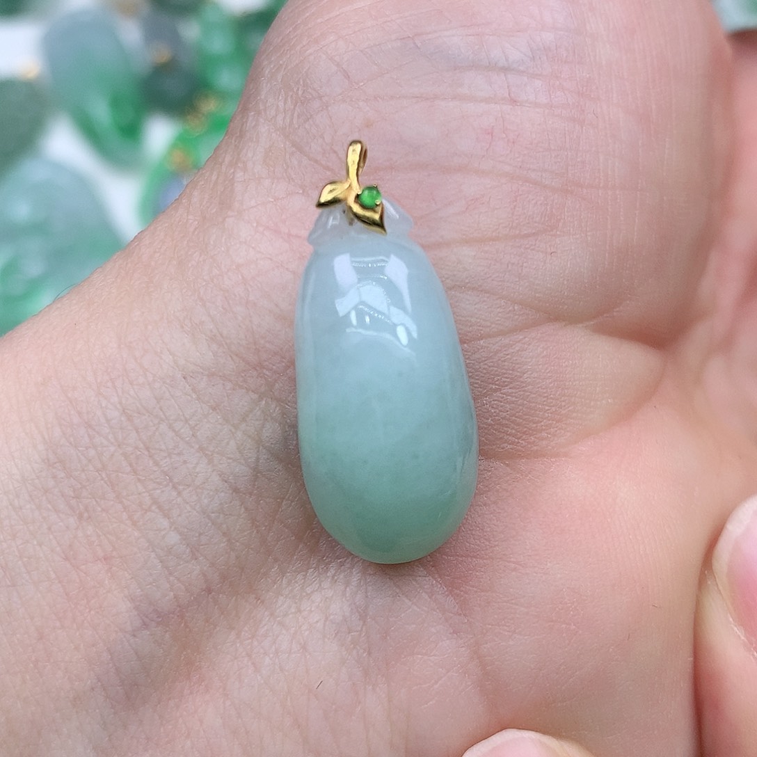 翡翠吊坠(不含链)18K金镶嵌