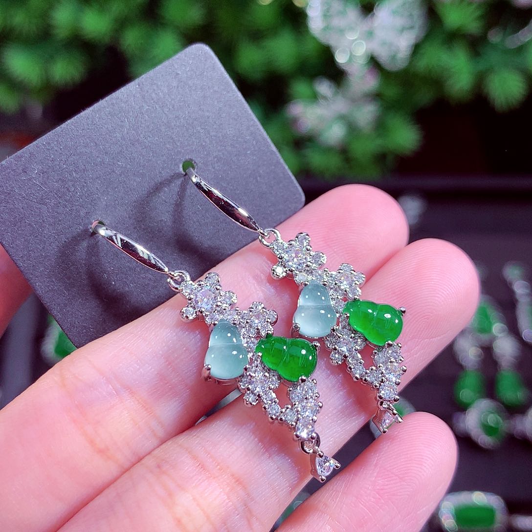 颈饰未镶嵌翡翠天然