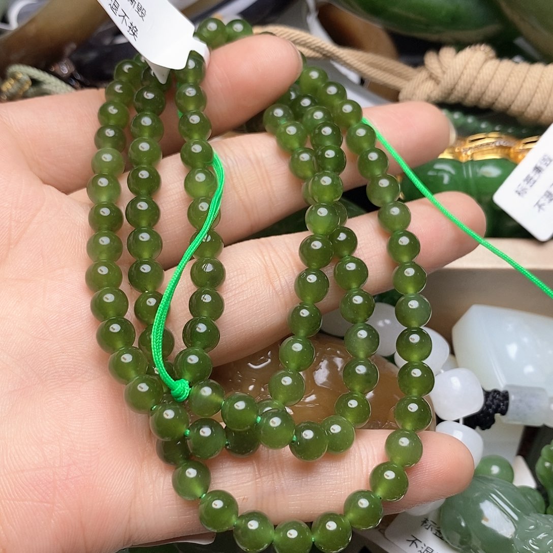 和田玉（碧玉）颈饰未镶嵌