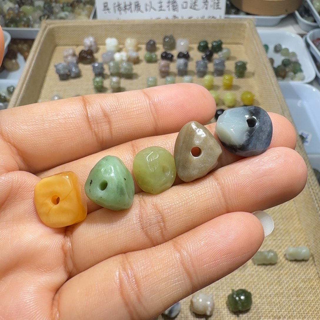 和田玉未镶嵌珠宝奇石