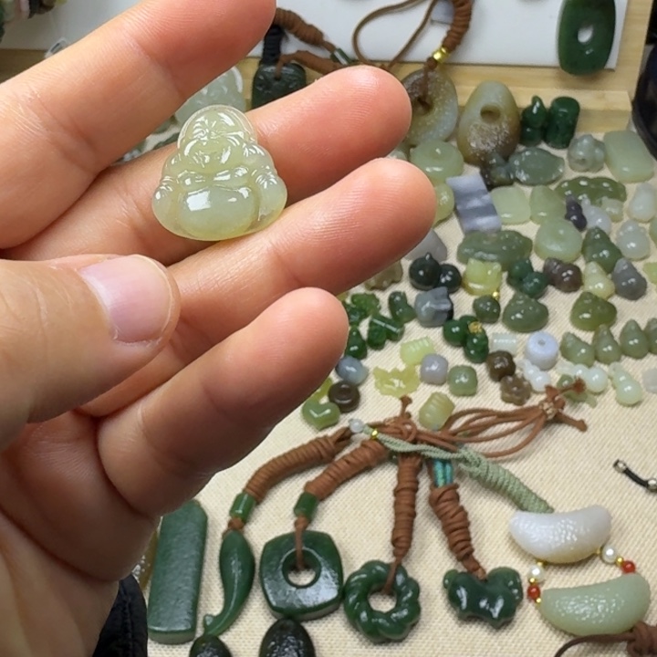 和田玉未镶嵌挂件