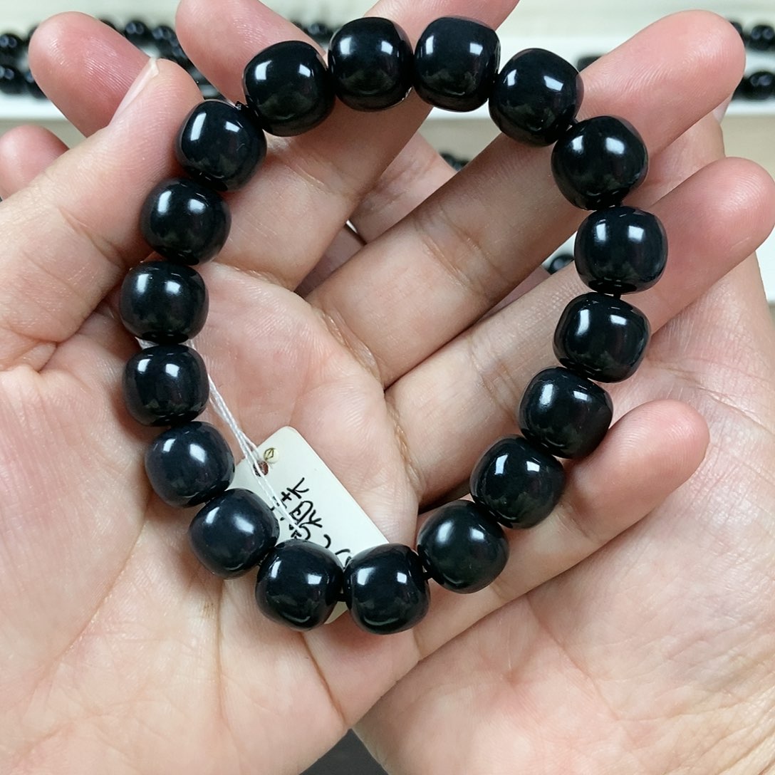 和田玉（墨玉）卡12老型羊脂级手串未镶嵌