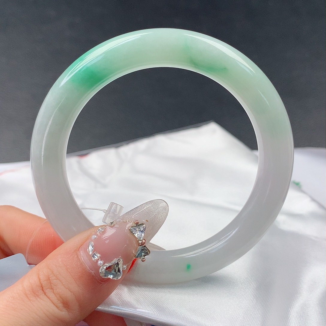 翡翠手镯未镶嵌62圆55