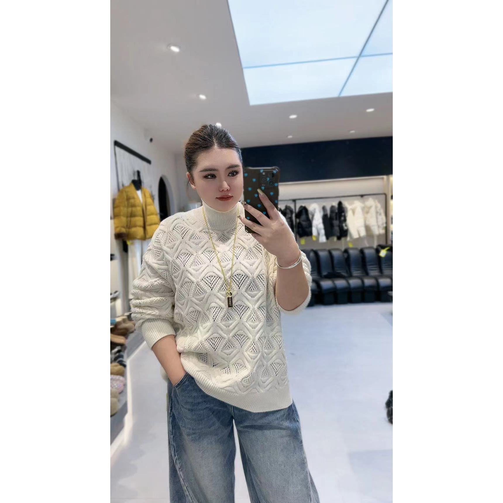 168欧韩集合店| 立领镂空提花羊毛上衣~建议干洗25101102