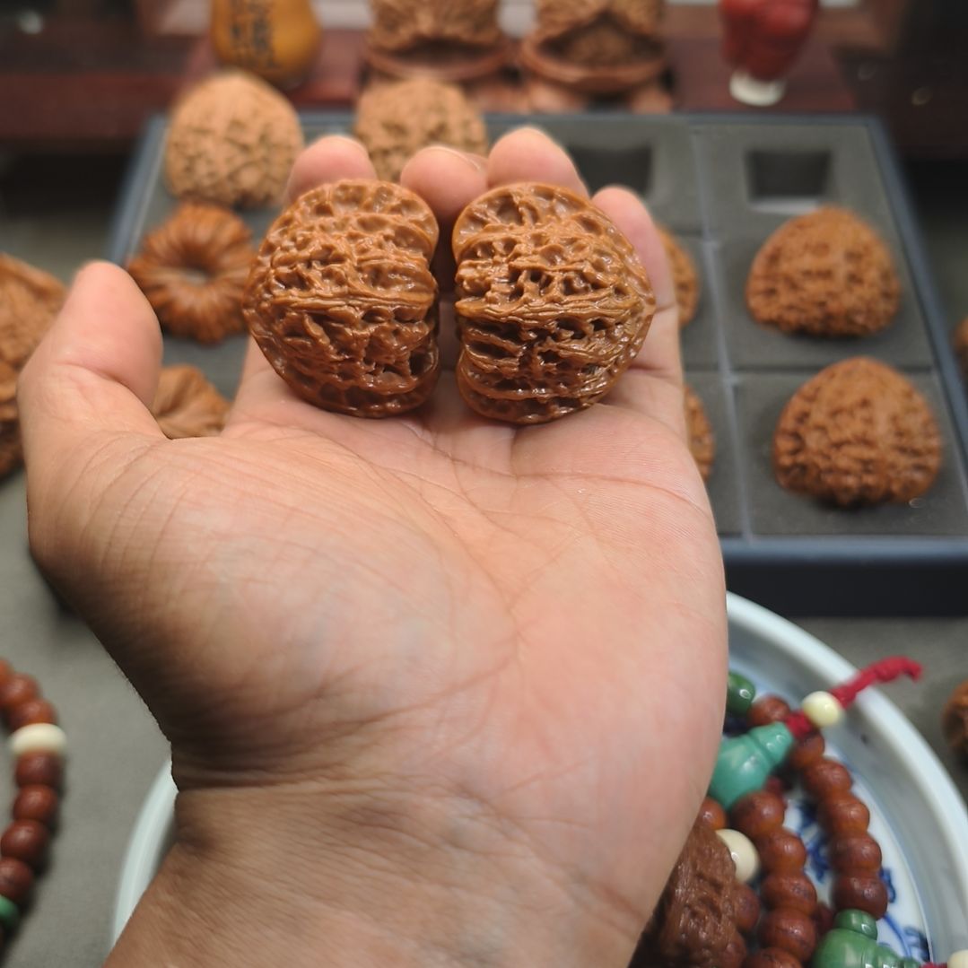 文玩核桃吊坠41三角白狮子桃心