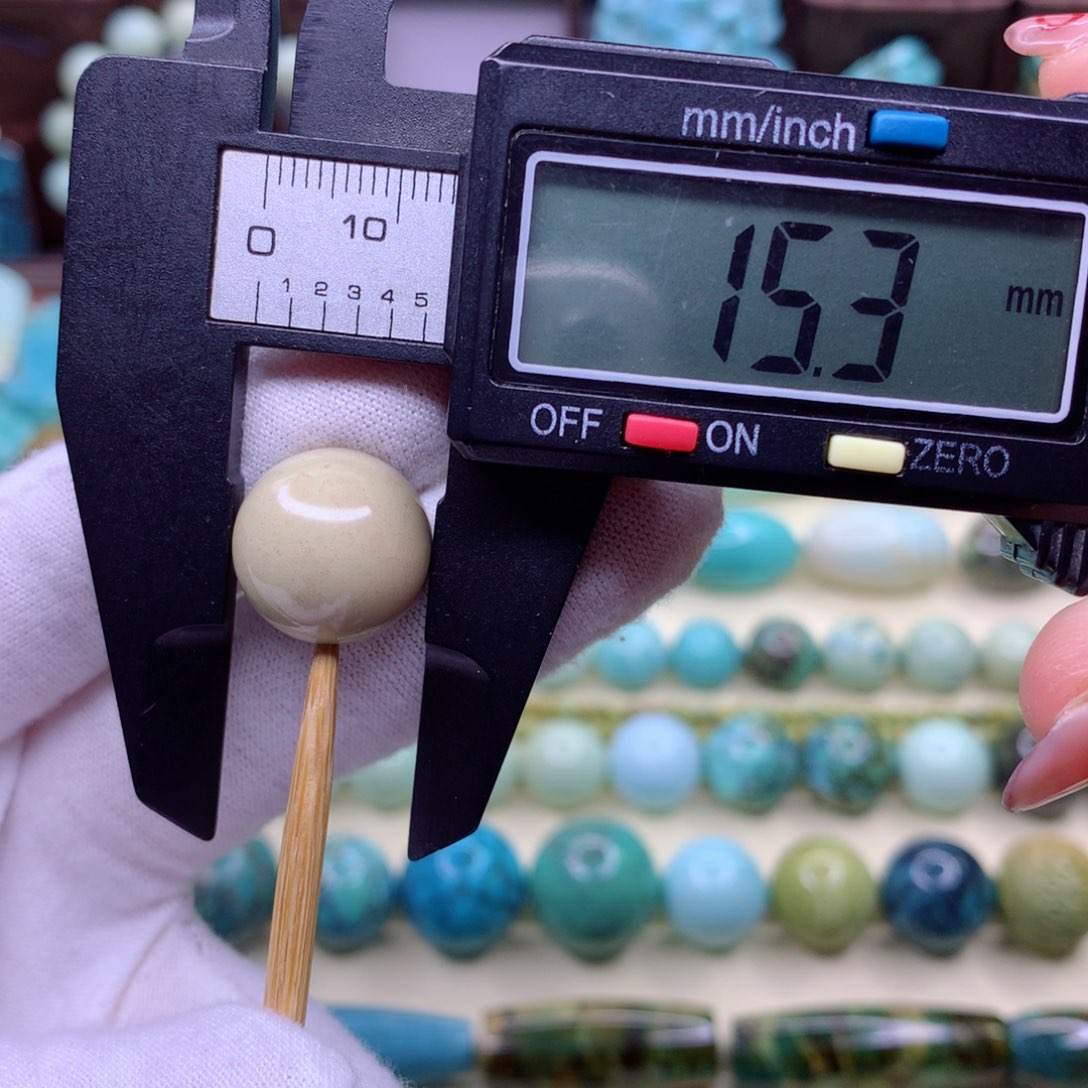 绿松石颈饰未镶嵌