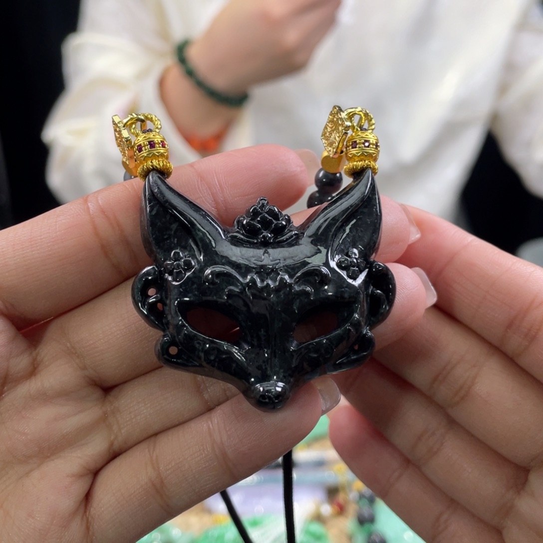 翡翠颈饰未镶嵌代编织