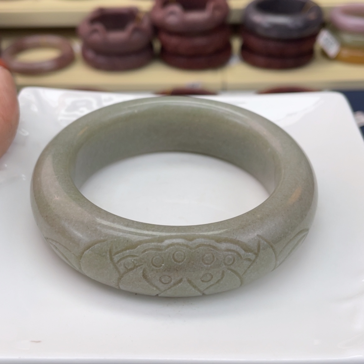 【闪购商品】石英质玉手镯未镶嵌