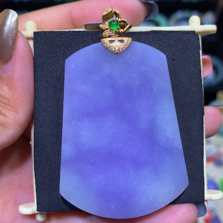 翡翠18K金镶嵌颈饰翡翠